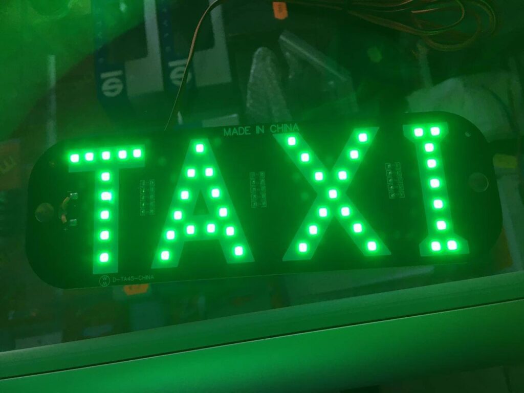 Emblema LED para Taxi Verde