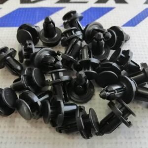 B03-Grapas negras 8.5mm