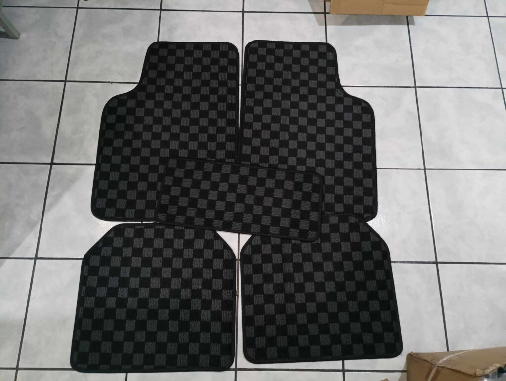 Alfombra afelpada JDM  5 pzs