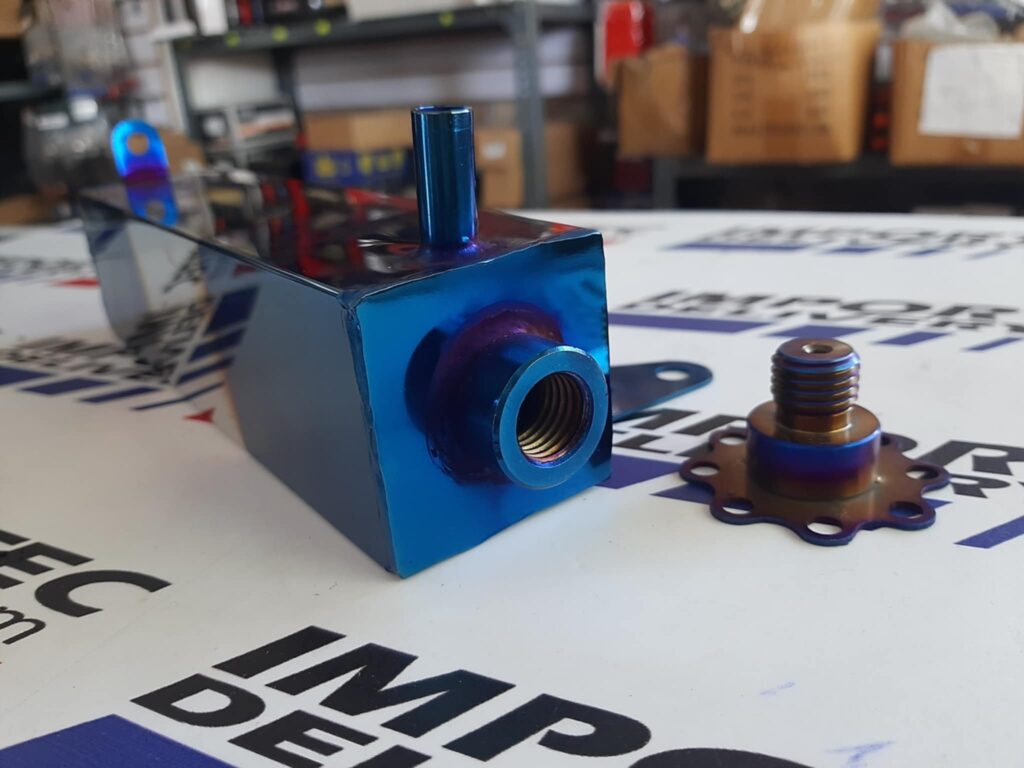 Depósito universal de aluminio para líquido refrigerante de motor de 500ml, color Burnt Blue - Image 4