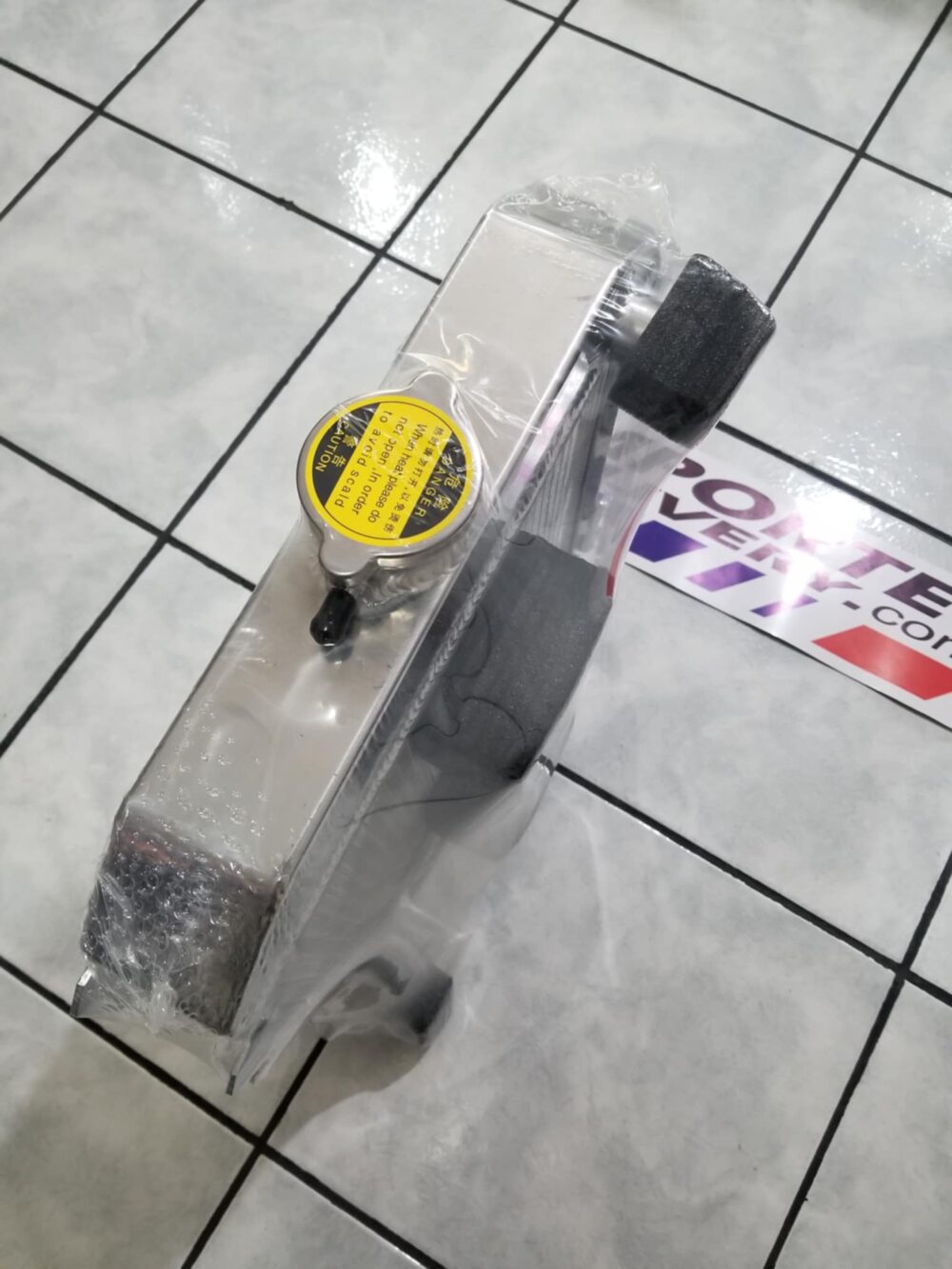 Radiador aluminio Datsun 1200 - Image 3