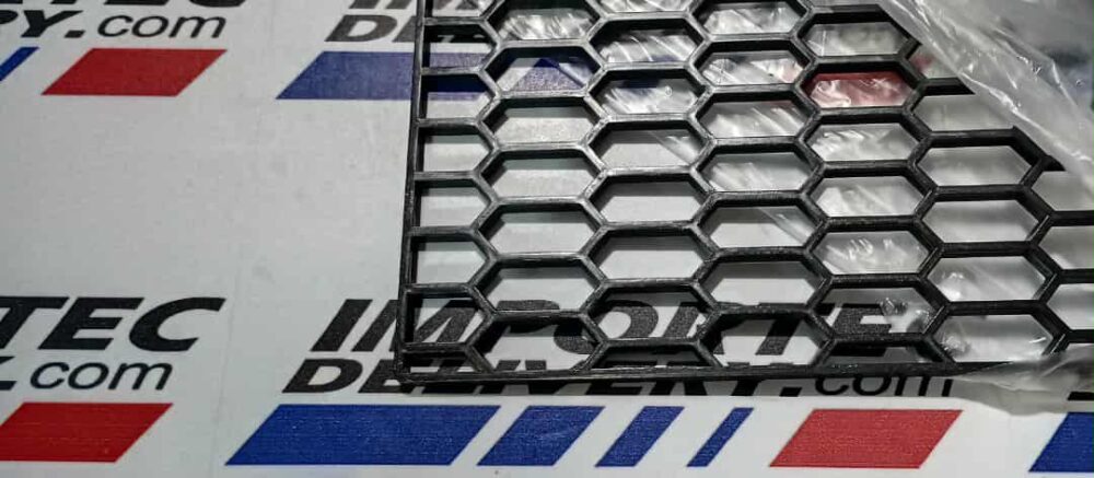 Malla plástica para parrilla ó bumper  120cmsX40cms(sólo venta en local) - Image 4