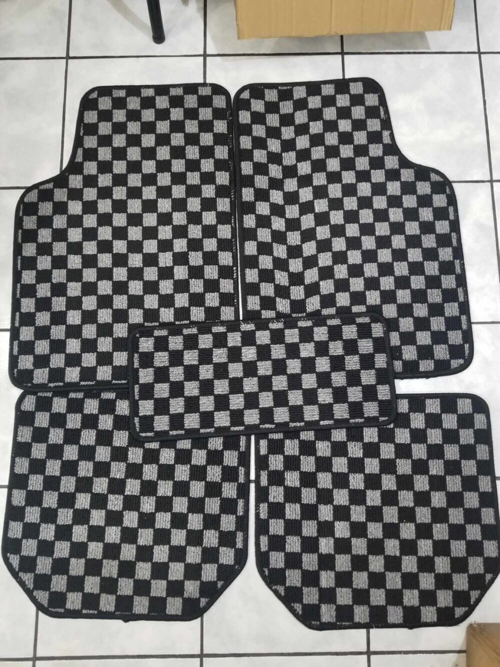 Alfombra afelpada JDM  5 pzs - Image 3