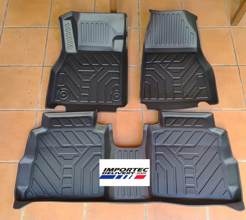 Alfombras 3D TPE tipo bandeja Nissan Kicks 18-24
